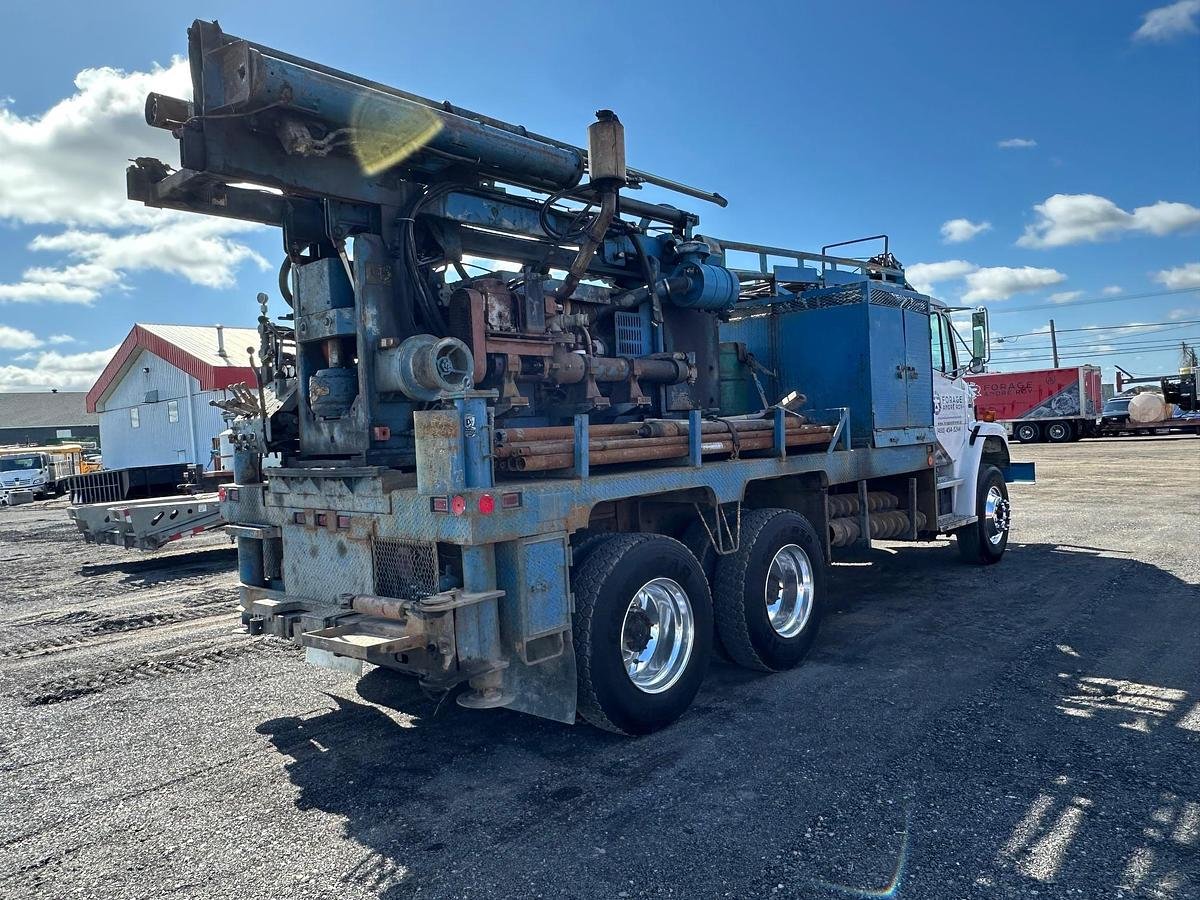 2002 Freight FL8